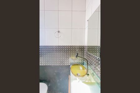 Apartamento à venda com 60m², 2 quartos e 1 vaga Apartamento à venda com 60m², 2 quartos e 1 vagaBanheiro