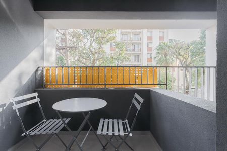 Varanda de kitnet/studio para alugar com 1 quarto, 24m² em Pinheiros, São Paulo