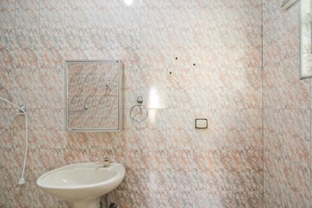Casa para alugar com 70m², 2 quartos e sem vagaBanheiro