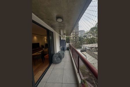 Apartamento à venda com 130m², 3 quartos e 2 vagasVaranda