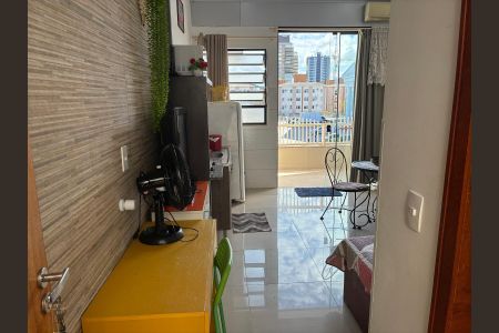 Cozinha de apartamento para alugar com 1 quarto, 22m² em Barreiros, São José