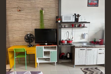 Cozinha de apartamento para alugar com 1 quarto, 22m² em Barreiros, São José