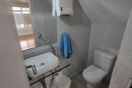 Casa para alugar com 350m², 4 quartos e 6 vagas Casa para alugar com 350m², 4 quartos e 6 vagasLavabo 1