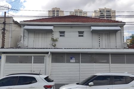 Casa para alugar com 350m², 4 quartos e 6 vagas Casa para alugar com 350m², 4 quartos e 6 vagasFachada