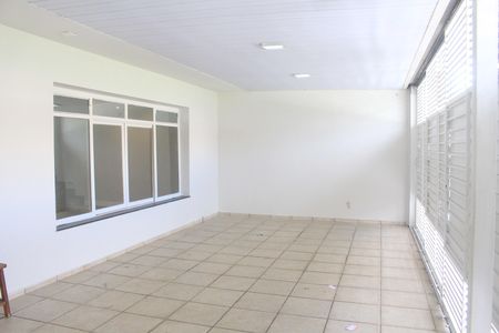 Casa para alugar com 350m², 4 quartos e 6 vagasGaragem