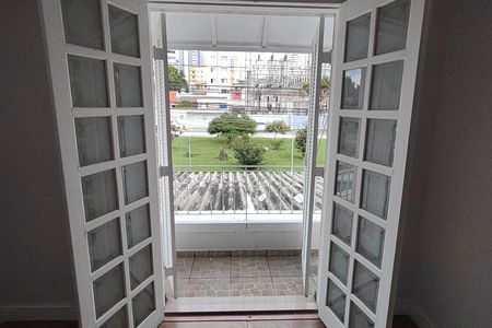 Casa para alugar com 350m², 4 quartos e 6 vagas Casa para alugar com 350m², 4 quartos e 6 vagasSacada da Suíte 1
