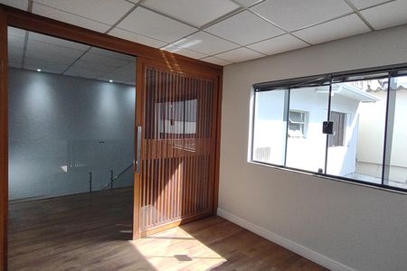 Casa para alugar com 350m², 4 quartos e 6 vagas Casa para alugar com 350m², 4 quartos e 6 vagasQuarto 2