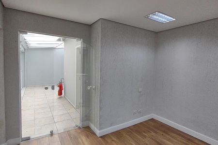 Casa para alugar com 350m², 4 quartos e 6 vagas Casa para alugar com 350m², 4 quartos e 6 vagasSala de TV