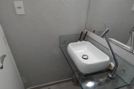 Casa para alugar com 350m², 4 quartos e 6 vagas Casa para alugar com 350m², 4 quartos e 6 vagasLavabo 1