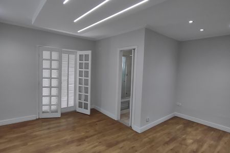 Casa para alugar com 350m², 4 quartos e 6 vagas Casa para alugar com 350m², 4 quartos e 6 vagasSuíte 1