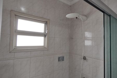 Casa para alugar com 350m², 4 quartos e 6 vagas Casa para alugar com 350m², 4 quartos e 6 vagasBanheiro da Suíte 1