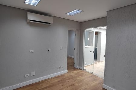 Casa para alugar com 350m², 4 quartos e 6 vagas Casa para alugar com 350m², 4 quartos e 6 vagasSala de TV
