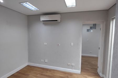 Casa para alugar com 350m², 4 quartos e 6 vagas Casa para alugar com 350m², 4 quartos e 6 vagasSala de TV