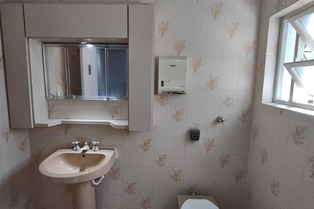Casa para alugar com 350m², 4 quartos e 6 vagas Casa para alugar com 350m², 4 quartos e 6 vagasBanheiro