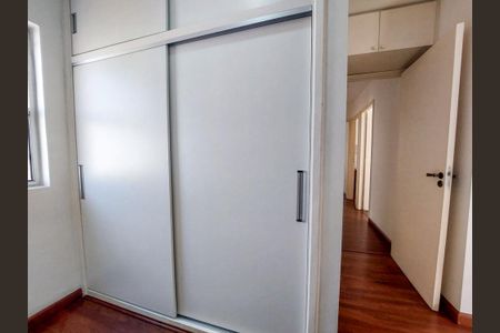 Apartamento para alugar com 90m², 3 quartos e 1 vaga Apartamento para alugar com 90m², 3 quartos e 1 vagaCloset da suíte