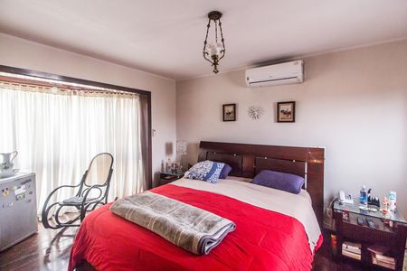 Casa à venda com 420m², 4 quartos e 4 vagas Casa à venda com 420m², 4 quartos e 4 vagasSuíte 3