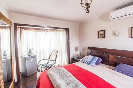 Casa à venda com 420m², 4 quartos e 4 vagas Casa à venda com 420m², 4 quartos e 4 vagasSuíte 3