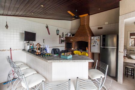 Casa à venda com 420m², 4 quartos e 4 vagas Casa à venda com 420m², 4 quartos e 4 vagasÁrea gourmet