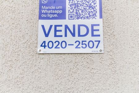Casa à venda com 420m², 4 quartos e 4 vagas Casa à venda com 420m², 4 quartos e 4 vagasVista da Rua