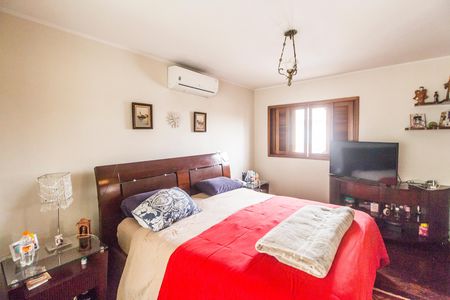 Casa à venda com 420m², 4 quartos e 4 vagas Casa à venda com 420m², 4 quartos e 4 vagasSuíte 3