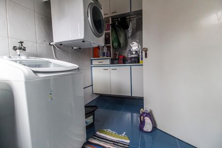 Casa à venda com 420m², 4 quartos e 4 vagas Casa à venda com 420m², 4 quartos e 4 vagasÁrea de Serviço