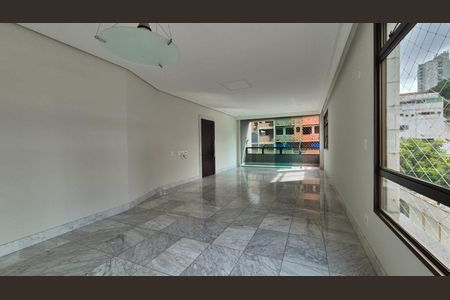 Apartamento para alugar com 163m², 4 quartos e 3 vagas