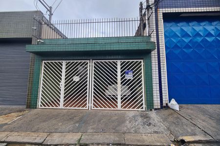 Casa para alugar com 65m², 2 quartos e 1 vaga Casa para alugar com 65m², 2 quartos e 1 vagaFachada