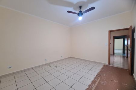 Quarto 2 de casa para alugar com 2 quartos, 65m² em Vila Ivone, São Paulo