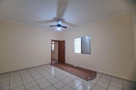 Casa para alugar com 65m², 2 quartos e 1 vaga
