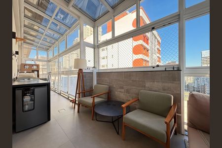 Apartamento à venda com 100m², 2 quartos e 2 vagasSala
