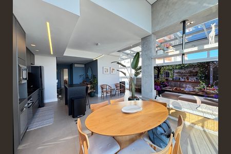 Apartamento à venda com 100m², 2 quartos e 2 vagasSala