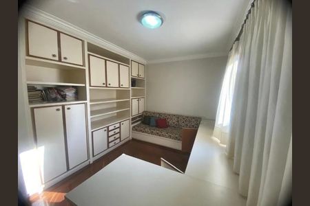 Apartamento para alugar com 4 quartos, 250m² em Moema, São Paulo