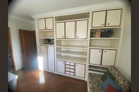 Apartamento para alugar com 250m², 4 quartos e 4 vagas
