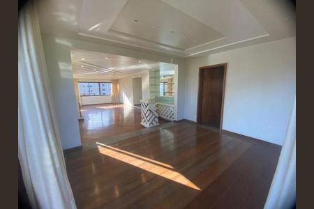 Apartamento para alugar com 250m², 4 quartos e 4 vagas