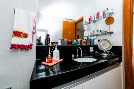 Apartamento à venda com 104m², 3 quartos e 3 vagas Apartamento à venda com 104m², 3 quartos e 3 vagasBanheiro da Suíte