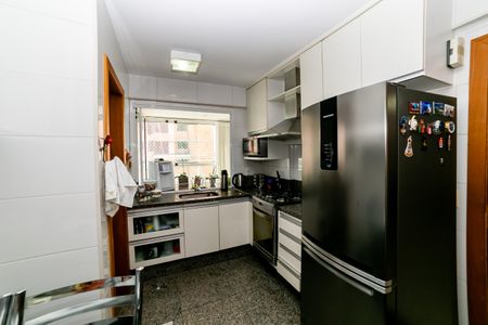 Apartamento à venda com 104m², 3 quartos e 3 vagas Apartamento à venda com 104m², 3 quartos e 3 vagasCozinha
