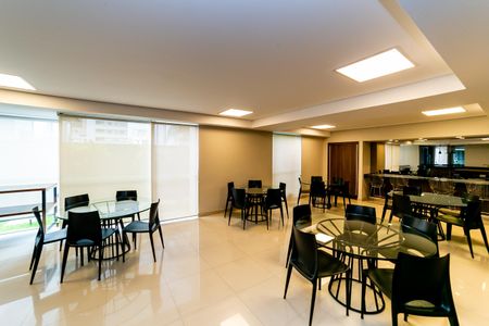 Apartamento à venda com 104m², 3 quartos e 3 vagas Apartamento à venda com 104m², 3 quartos e 3 vagasÁrea comum - Salão de festas