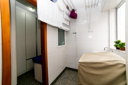 Apartamento à venda com 104m², 3 quartos e 3 vagas Apartamento à venda com 104m², 3 quartos e 3 vagasÁrea de Serviço