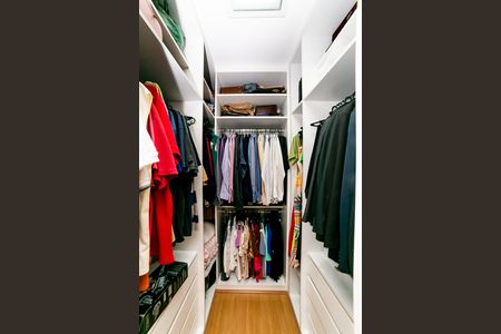 Apartamento à venda com 104m², 3 quartos e 3 vagas Apartamento à venda com 104m², 3 quartos e 3 vagasCloset da suíte