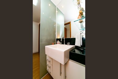Apartamento à venda com 104m², 3 quartos e 3 vagas Apartamento à venda com 104m², 3 quartos e 3 vagasBanheiro Social