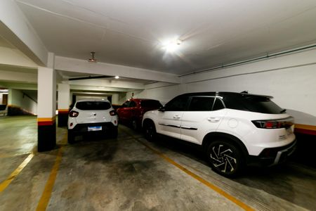 Apartamento à venda com 104m², 3 quartos e 3 vagas Apartamento à venda com 104m², 3 quartos e 3 vagasGaragem