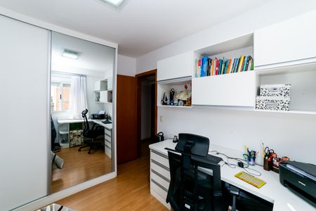 Apartamento à venda com 104m², 3 quartos e 3 vagas Apartamento à venda com 104m², 3 quartos e 3 vagasQuarto 2