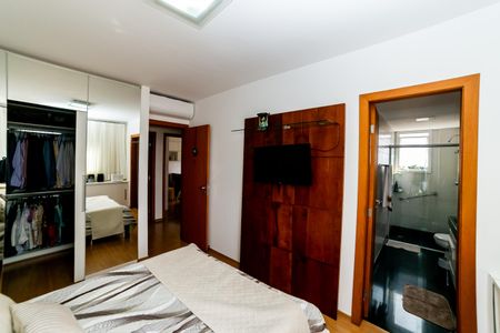 Apartamento à venda com 104m², 3 quartos e 3 vagas Apartamento à venda com 104m², 3 quartos e 3 vagasSuíte