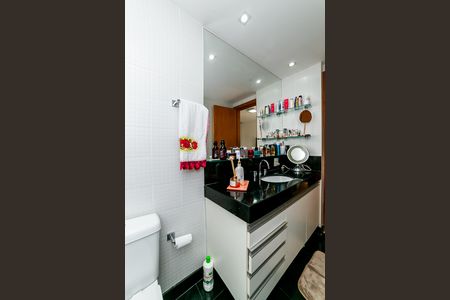 Apartamento à venda com 104m², 3 quartos e 3 vagas Apartamento à venda com 104m², 3 quartos e 3 vagasBanheiro da Suíte