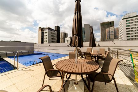 Apartamento à venda com 104m², 3 quartos e 3 vagas Apartamento à venda com 104m², 3 quartos e 3 vagasÁrea comum - Piscina