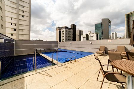 Apartamento à venda com 104m², 3 quartos e 3 vagas Apartamento à venda com 104m², 3 quartos e 3 vagasÁrea comum - Piscina