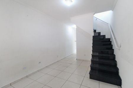 Casa para alugar com 125m², 3 quartos e 2 vagas Casa para alugar com 125m², 3 quartos e 2 vagasSala