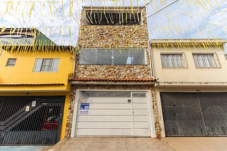 Casa para alugar com 125m², 3 quartos e 2 vagas Casa para alugar com 125m², 3 quartos e 2 vagasFachada