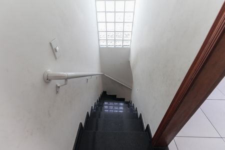 Casa para alugar com 125m², 3 quartos e 2 vagas Casa para alugar com 125m², 3 quartos e 2 vagasEscada Quarto 3 - Suíte