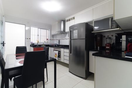 Casa à venda com 242m², 3 quartos e 2 vagasCozinha 